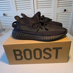 Yeezy Men's Black and Brown