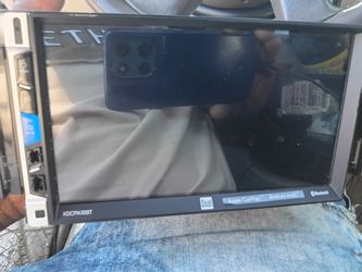 Dual Electronics 7" Touchscreen Car Stereo
