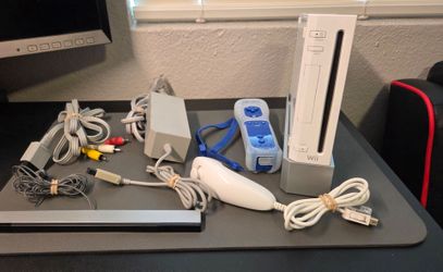 Nintendo Wii Console RVL-001 model | GameCube Compatible