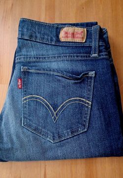 Levi 524 Skinny size 5 / 27W 32L