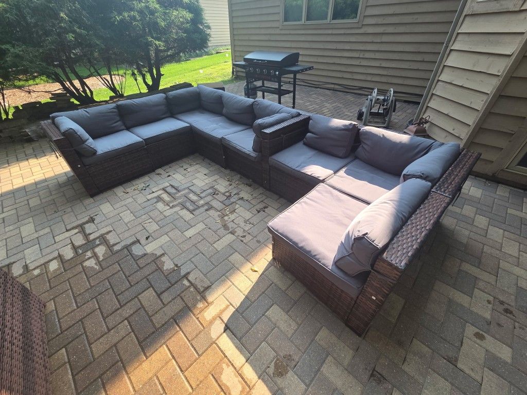 1 Month Old 8 Person Patio Set Already Assembled