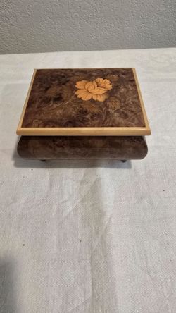 Vintage Italian Burl Wood Music Box - Swiss Reuge Mechanism (Plays "Feelings")