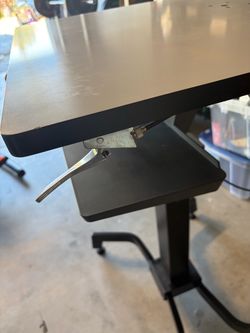 Ergotron stand up or sit down desk