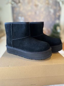 Uggs Mini Platform 
