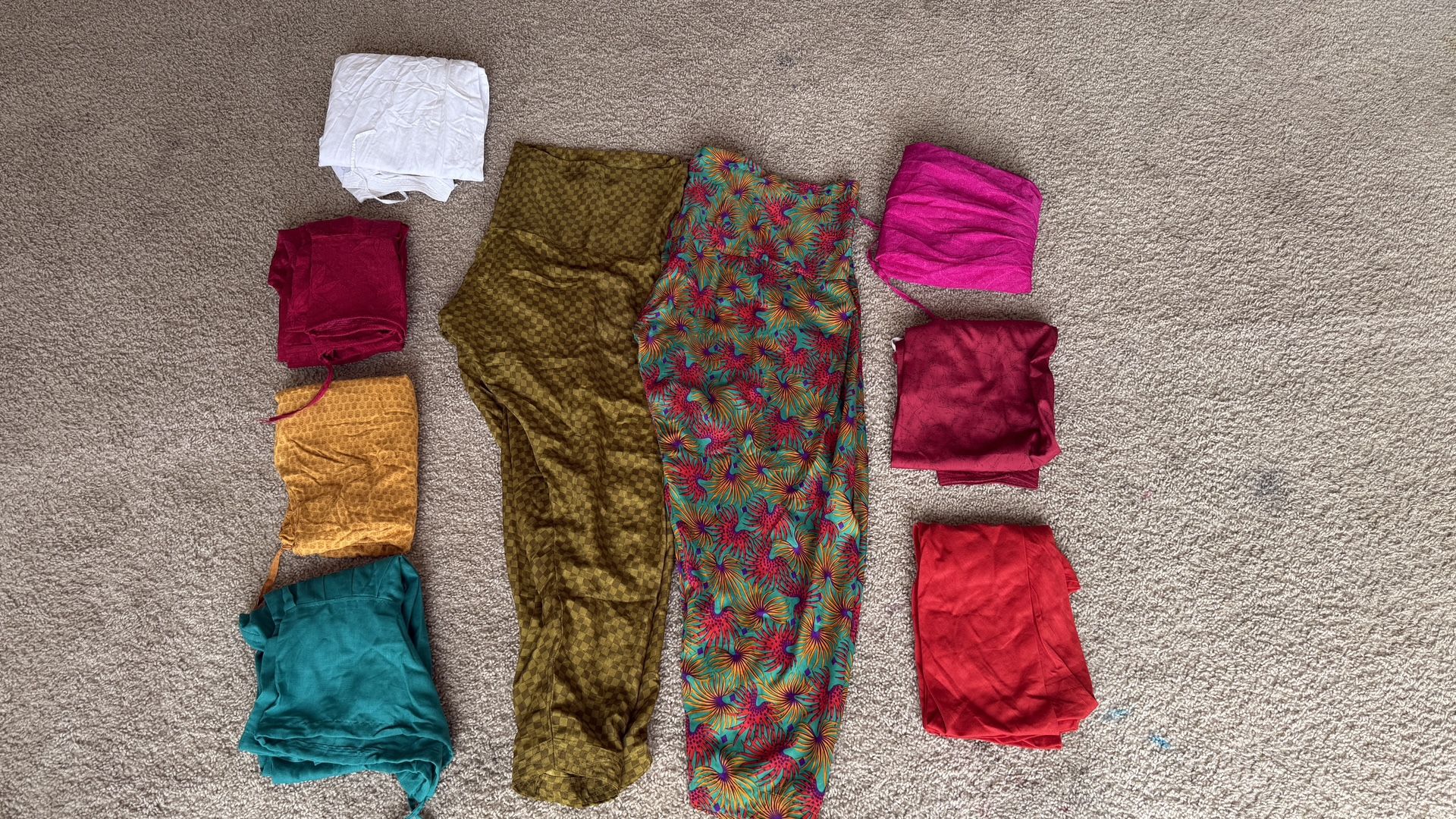 Loose pants & scarf - 9 Count