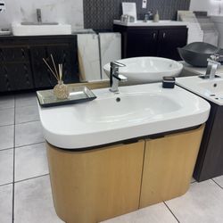 Wall Mount 36" Bathroom Vanity – Natural Wood / Vanidad de Baño de 36" para Montar en la Pared By