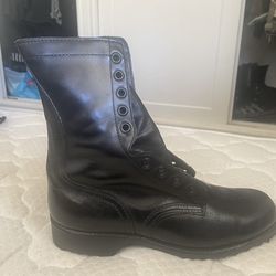 Vietnam era direct molded sole boots  9r