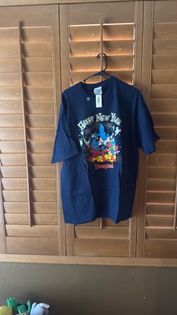 Disneyland T-shirt, happy new year!