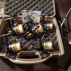 Vintage Near mint Penn series SS reels