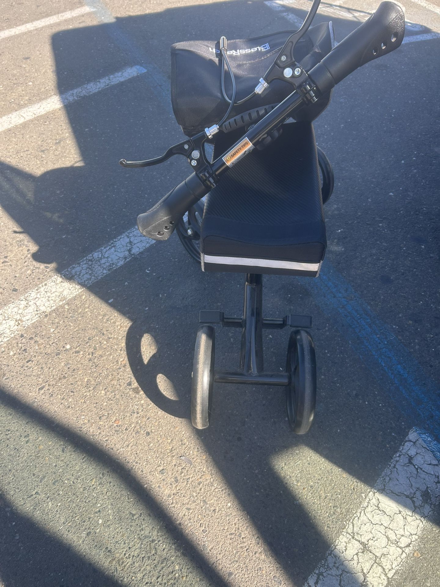 SCOOTER KNEE SCOOTER ADULT SIZE/ BLK W Travel Bag