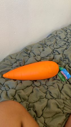 squeeezy big carrot