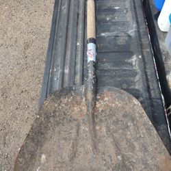 Steel Shovel 