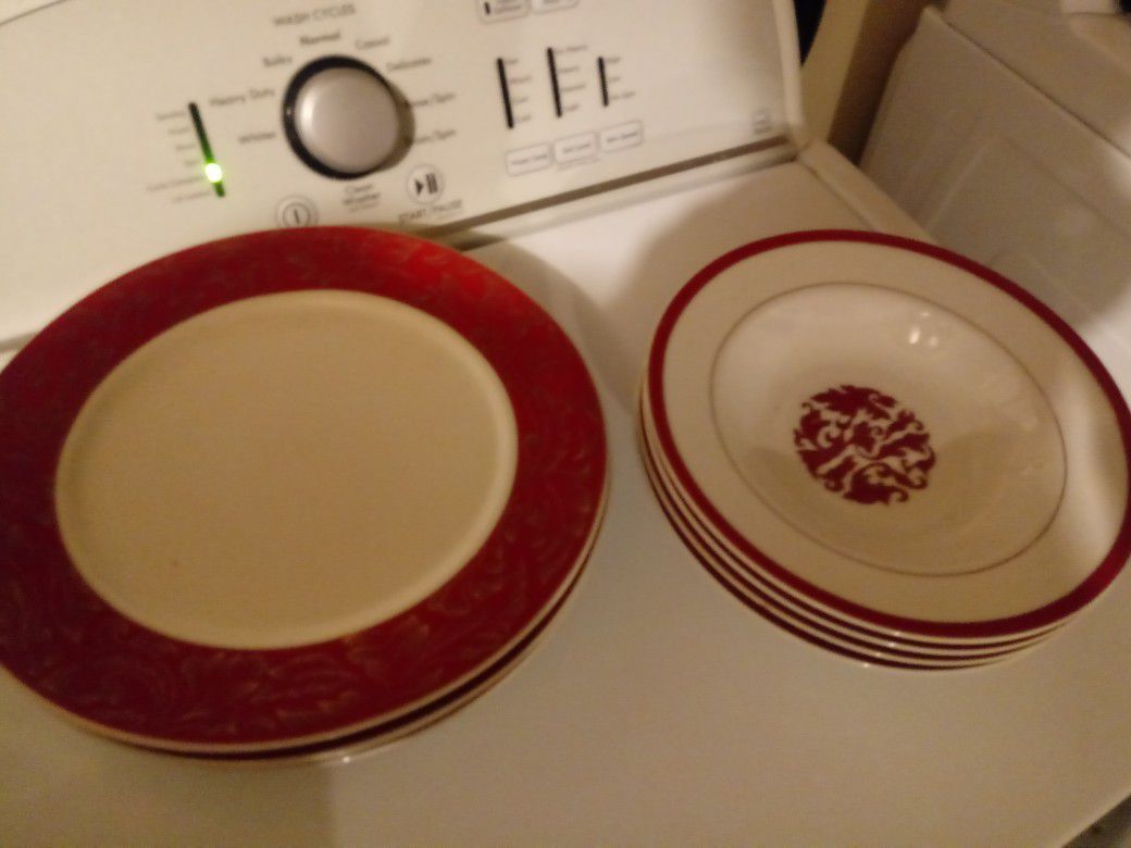 Plate Set for four (4)
