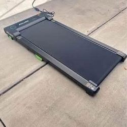 New walking treadmill minor crack