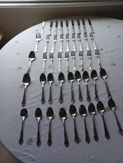 Oneida Azalea 45 Pc. Stainless Steel Flatware Silverware, Service For 8