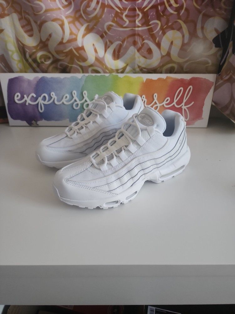 NIKE AIR MAX 95 ESSENTIAL SIZE