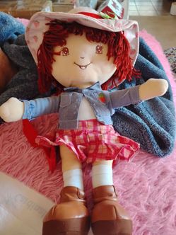 Vintage Strawberry Shortcake doll/backpack