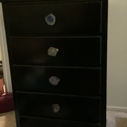 5 Drawer Dresser With Agate Knobs 