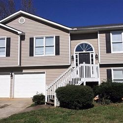 4 Beds, 3 Baths For You And Your Family.