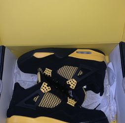 Jordan 4s