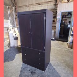 Dresser / Wardrobe