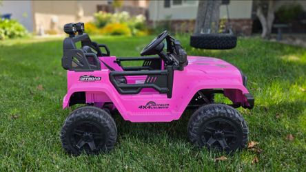 Girl Wrangler 4x4 pink jeep