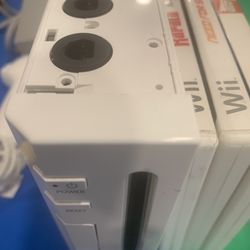 Nintendo Wii Game System Console with Remote/Nunchuck + 3 Random Games