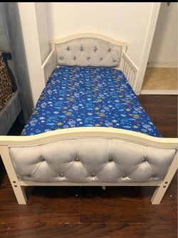 Toddler bed frame with mattress