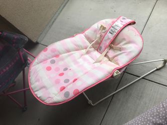 Baby bouncing seat