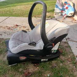 Urbini Infant Carseat