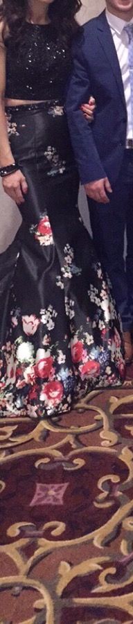 Beautiful prom dress size 2-4