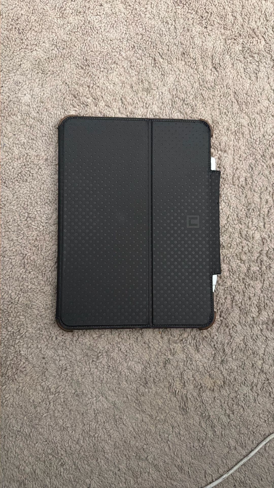 Apple iPad Pro (3rd Generation) A2377 128 GB, Wi-Fi, 11 in - Space Gray With Under Armour Case