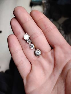 Moissanite and brilliant cut 18k gold
