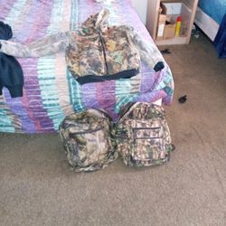 Army And Hunting Gear