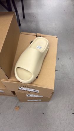Yezzy Slides