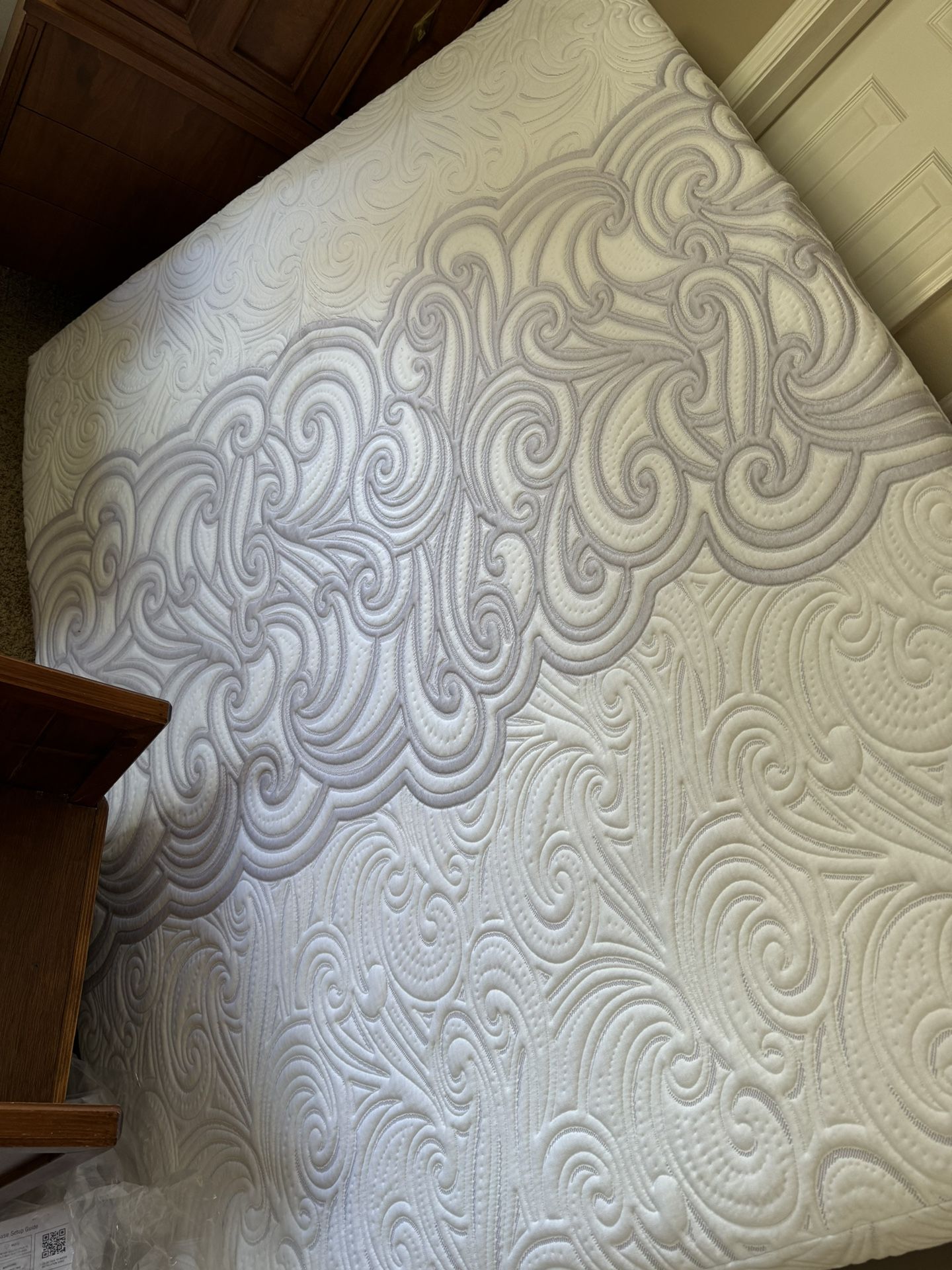 Queen Plush Good Mattress