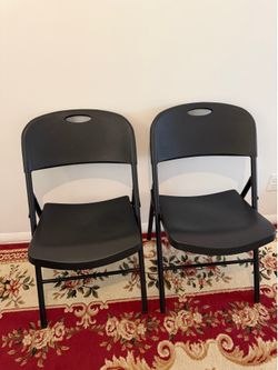 Set of 2 folding chairs