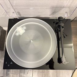 Pro-ject Debut Carbon