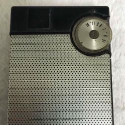 Vintage 1960’s General Electric AM Transistor Radio
