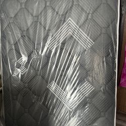 Queen Size Oasis’s Thermal Comfort Europillow Top Mattress 