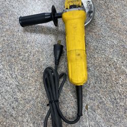 DeWalt DWE4120  4 1/2 115mm Angle Grinder 