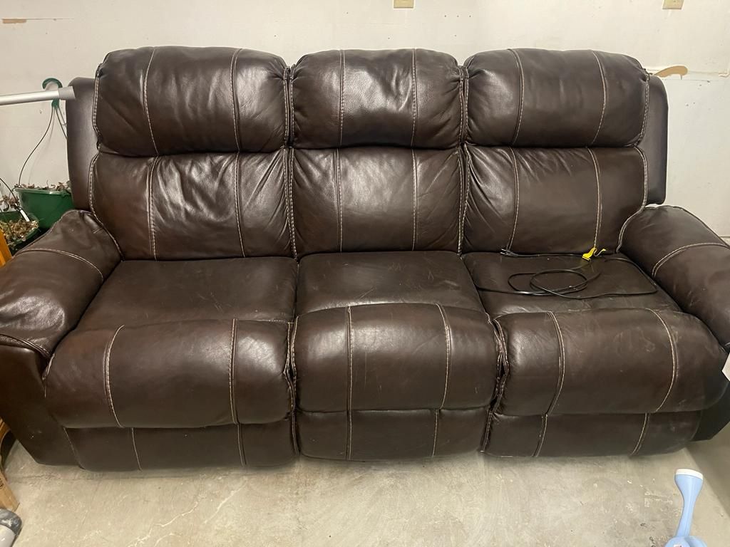 Electric reclining sofa 