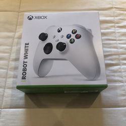 Xbox Controller Robot white