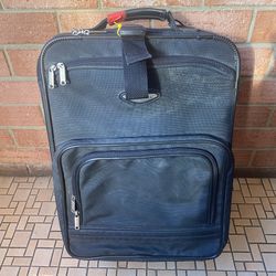 Black Travel Select Carry-on Suitcase Luggage Travel Bag with 2 Wheels  Good pre-owned condition. Wheels, zippers, handles and retractable pull handle