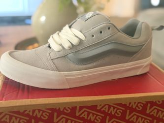 New Vans size 9men/10.5women
