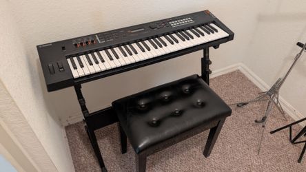 Yamaha MX61 Keyboard