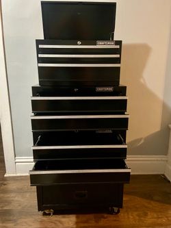 Craftsman rolling tool box