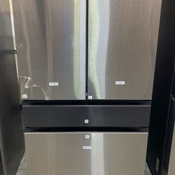Samsung Bespoke RF29BB8600AP 29 cu. ft. Standard Depth Customizable 4-Door French Door Smart Refrigerator with Beverage Center MSRP$3469