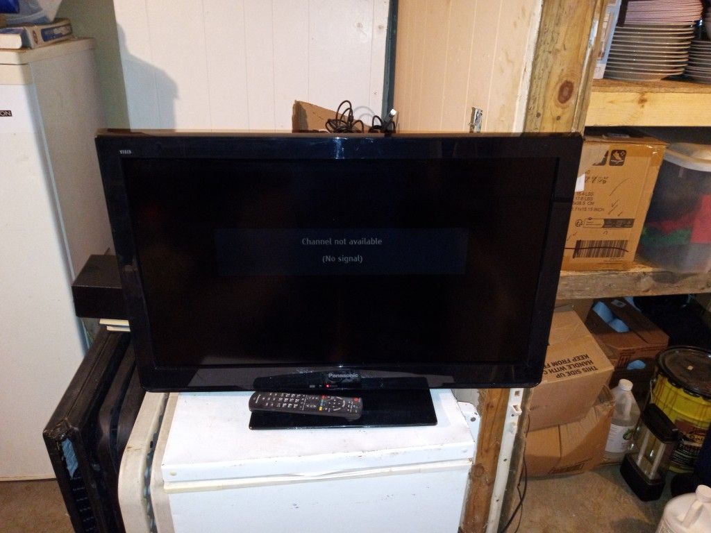 32 Inch Panasonic Tv