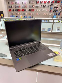 ROG Strix G615J 32Ram 1TB i7 5060NVIDIA